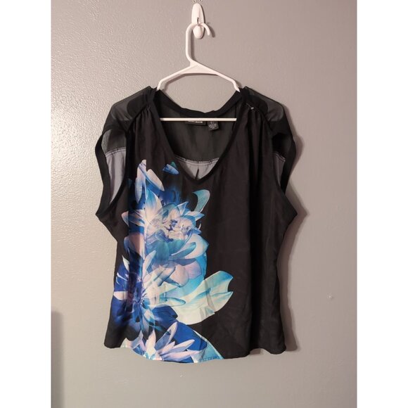 DKNY Tops - DKNY Jeans Women's Black Floral Blouse Size L